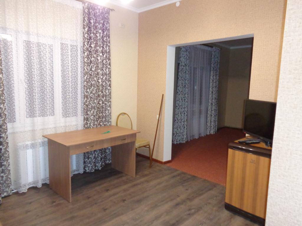 Barin Otel Saratov Dış mekan fotoğraf